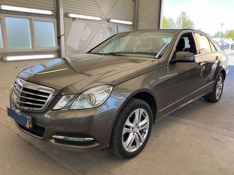 Gold Gebraucht 2010 Mercedes E500 Limousine | 10.000 € (Fairer Preis) - Bild 1/4
