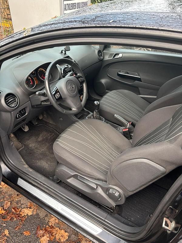 Gebraucht Opel Corsa 69 PS (50 kW) 2009 Schwarz Kleinwagen
