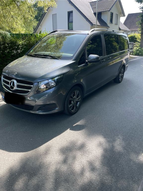 Grau Gebraucht 2018 Mercedes V250 Edition Van / Kleinbus | 35.000 € (Superpreis) - Bild 1/4