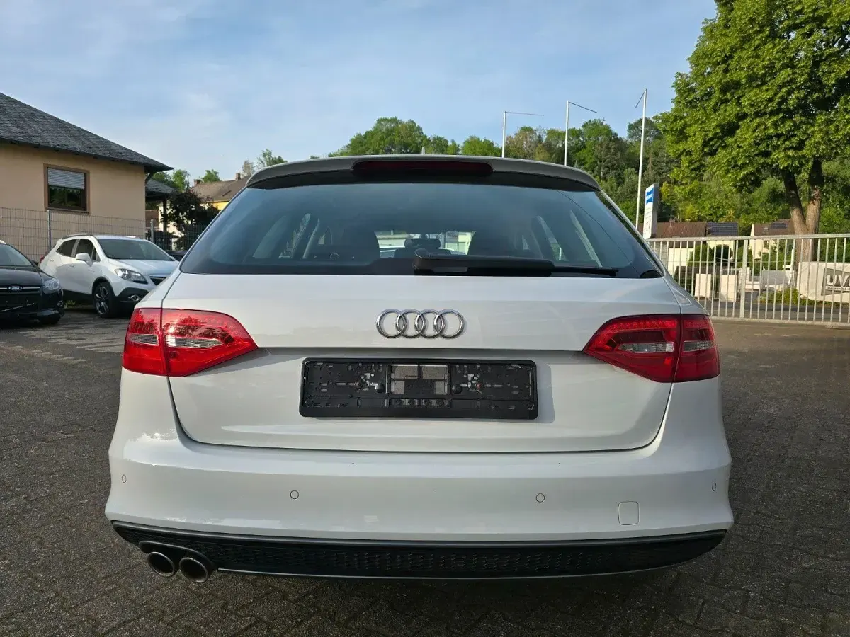Używany Audi A4 S-Line 150 KM (110 kW) 2015 Biały Kombi