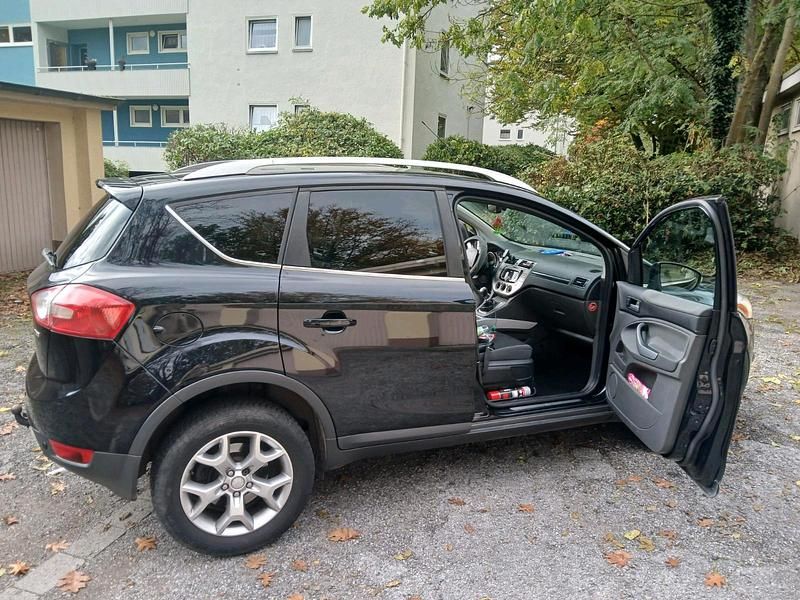 Gebraucht Ford Kuga 140 PS (102 kW) 2010 Schwarz SUV