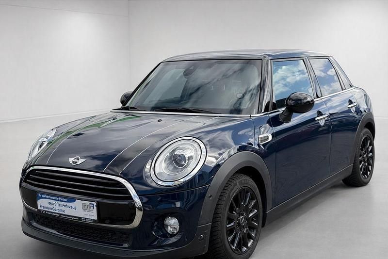 Second-hand Mini Cooper D 116 CP (85 kW) 2016 Albastru Hatchback