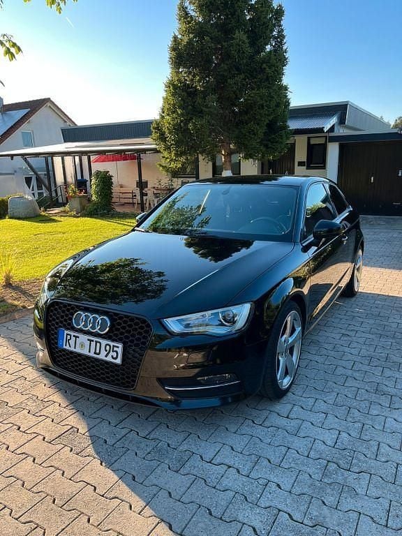 Schwarz Gebraucht 2014 Audi A3 S-Line Coupé | 11.200 € (Guter Preis) - Bild 1/4