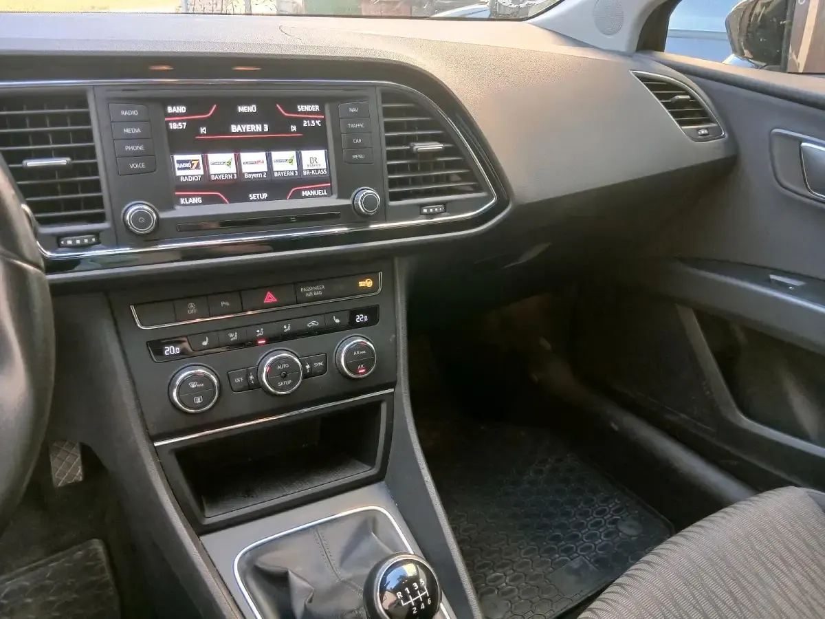 Gebraucht Seat Leon 125 PS (91 kW) 2015 Schwarz Kombi