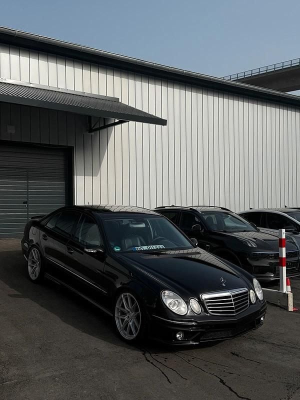 Gebraucht Mercedes E500 AMG 306 PS (225 kW) 2005 Schwarz Limousine