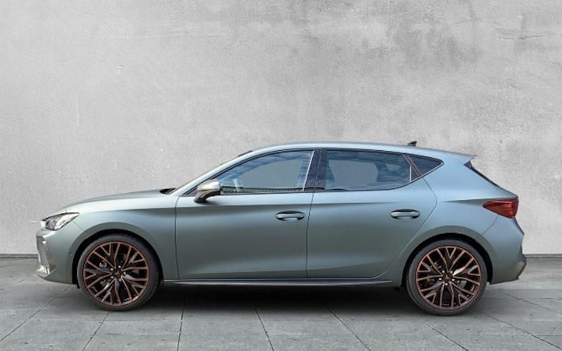 Neu Cupra Leon 150 PS (110 kW) 2025 Grau Limousine