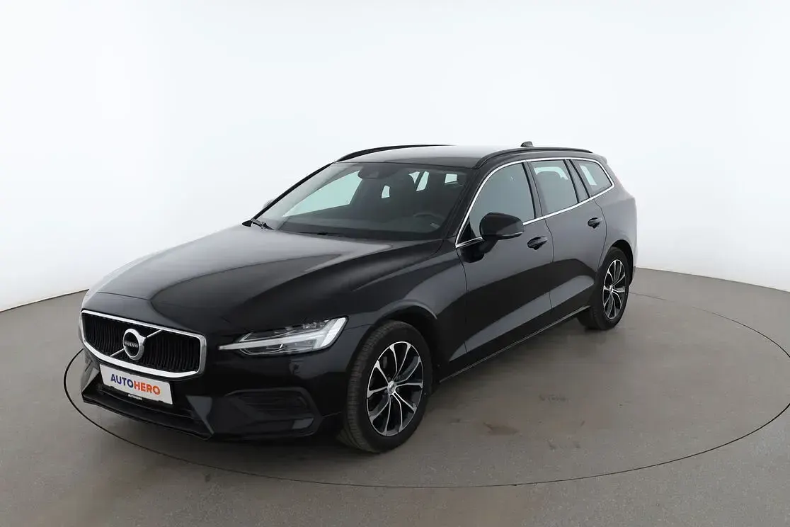Gebraucht Volvo V60 Momentum 197 PS (144 kW) 2021 Kombi
