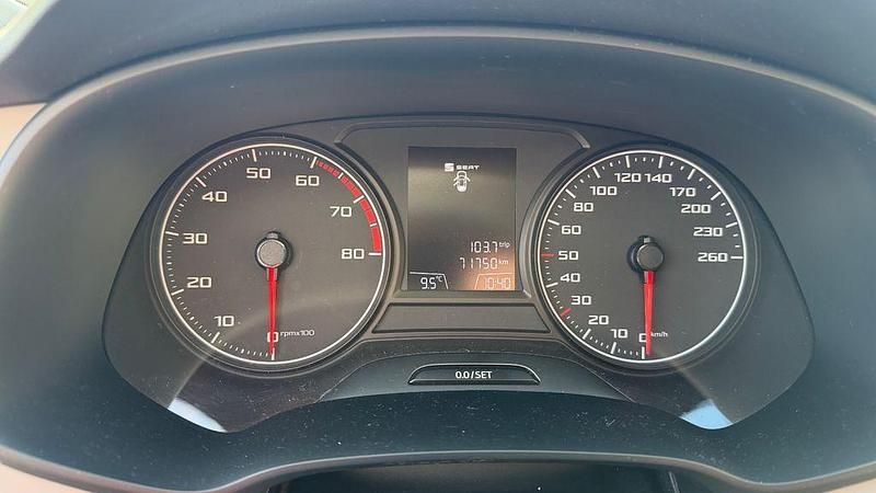 Second-hand Seat Leon Reference 110 CP (80 kW) 2017 Gri Berlinǎ