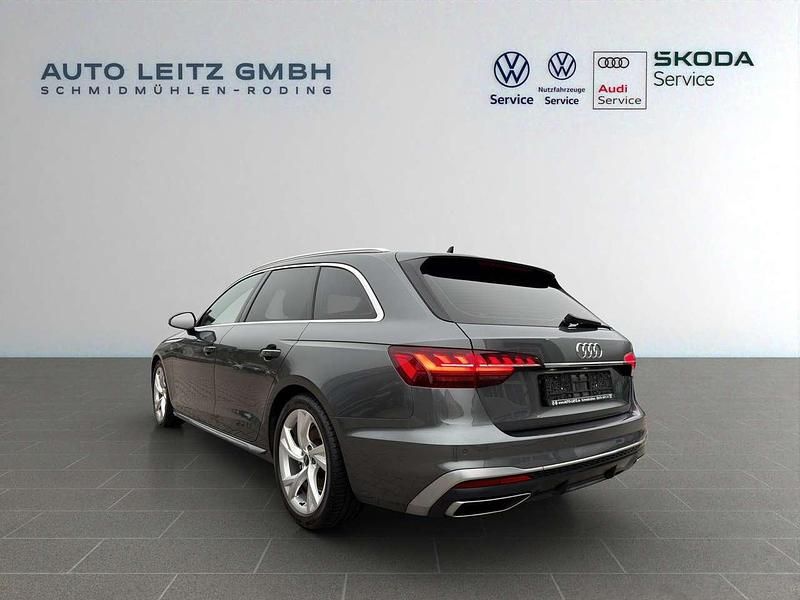 Gebraucht Audi A4 S-Line 204 PS (150 kW) 2023 Grau Kombi
