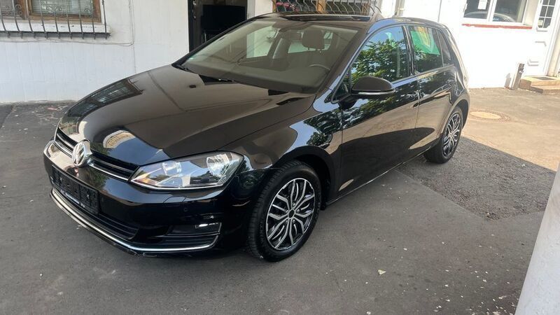 Schwarz Gebraucht 2016 VW Golf VII Allstar Limousine | 10.950 € (Guter Preis) - Bild 1/4