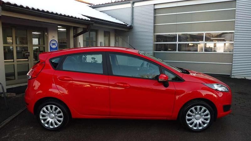 Gebraucht Ford Fiesta Trend 82 PS (60 kW) 2016 Racerot Limousine