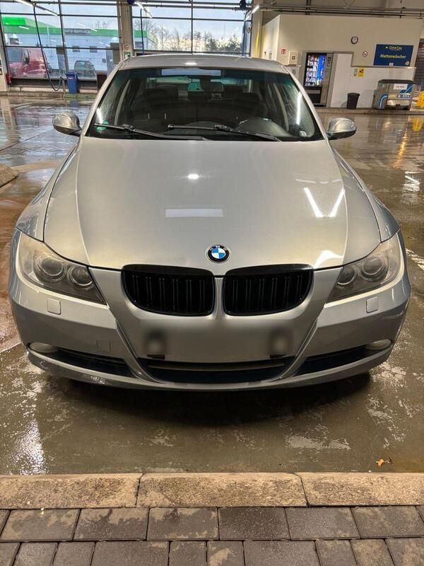 Gebraucht 2005 BMW 325 Limousine | 2.400 € - Bild 1/4