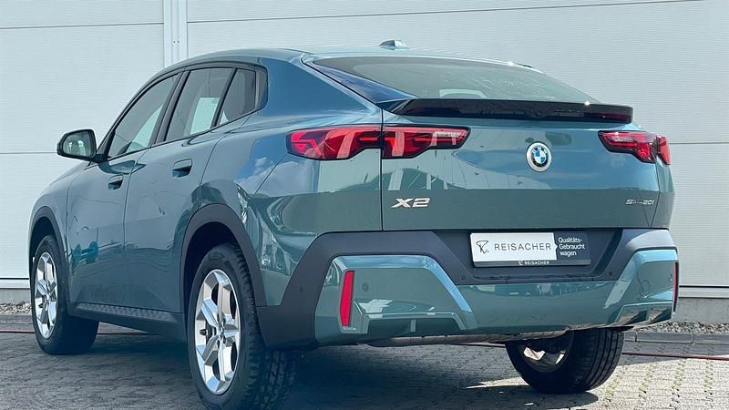 Gebraucht BMW X2 Efficient Dynamics 170 PS (125 kW) 2025 Cape york grün metallic SUV
