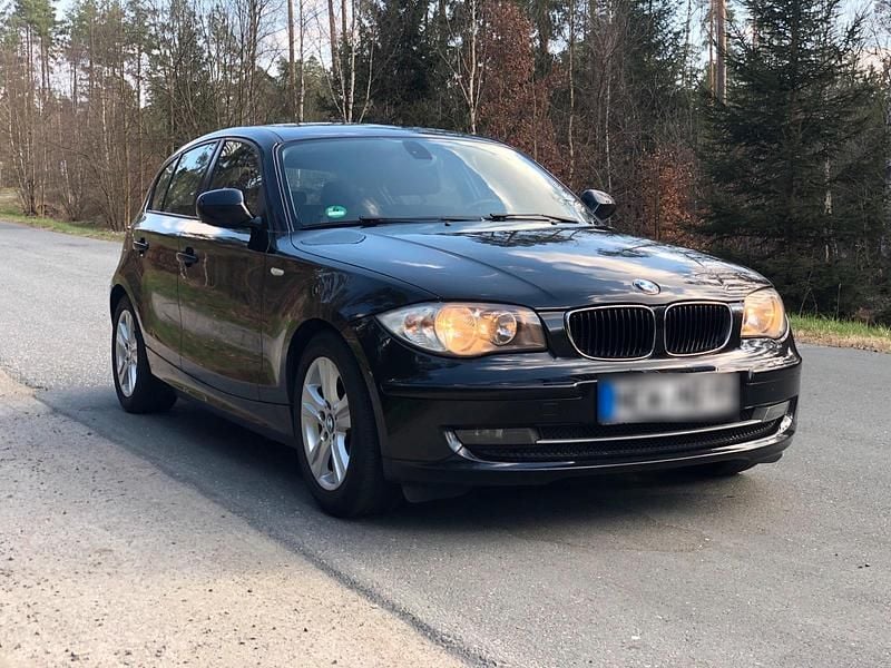 Gebraucht BMW 116 116 PS (85 kW) 2011 Schwarz Kleinwagen
