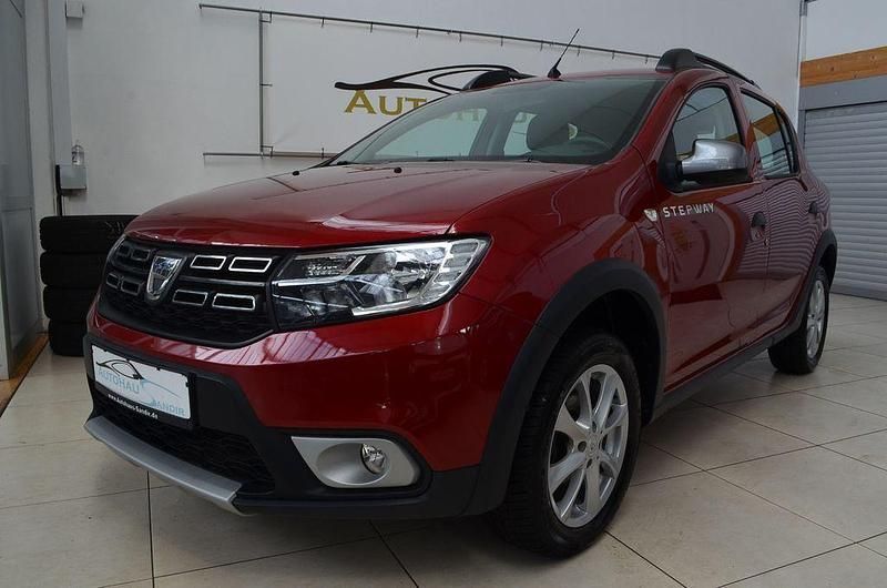 Rot Gebraucht 2020 Dacia Sandero Prestige Kleinwagen | 11.900 € (Superpreis) - Bild 1/4
