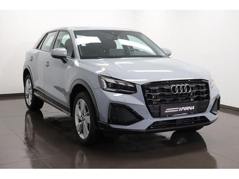 Neu Audi Q2 Advanced Plus 150 PS (110 kW) 2026 Grau SUV