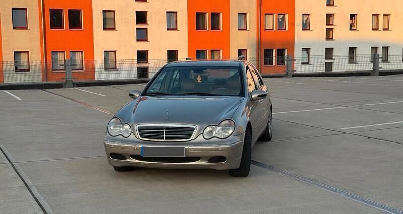 Beige Gebraucht 2001 Mercedes C220 Elegance Limousine | 4.500 € - Bild 1/4