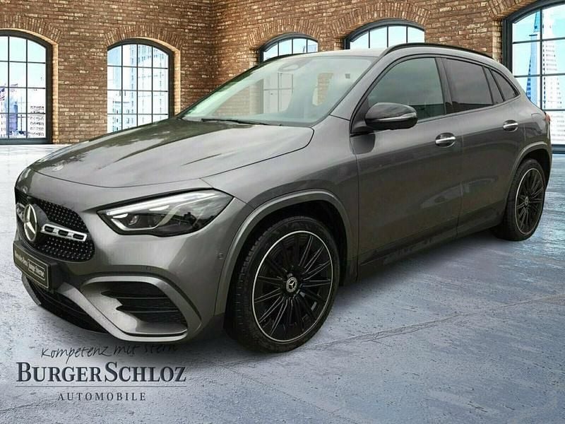 Metalliclack mountaingrau Gebraucht 2025 Mercedes GLA220 AMG SUV | 45.800 € (Superpreis) - Bild 1/4
