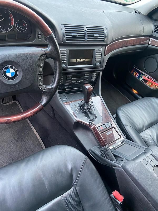 Gebraucht BMW 530 193 PS (141 kW) 2003 Schwarz Kombi