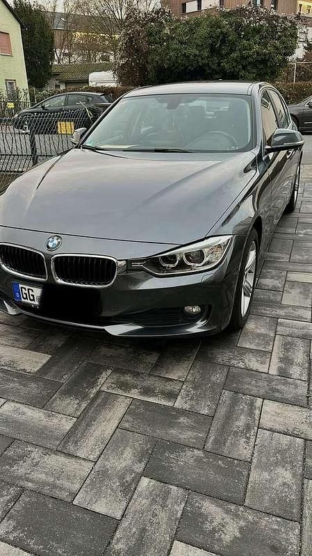 Gebraucht BMW 318 143 PS (105 kW) 2015 Grau Limousine