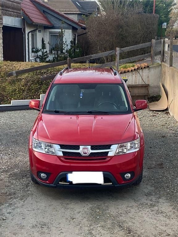 Gebraucht Fiat Freemont 170 PS (125 kW) 2014 Rot SUV