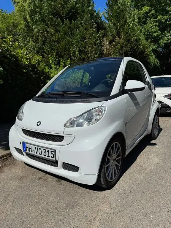 Gebraucht Smart ForTwo Coupé 71 PS (52 kW) 2011 Weiß Coupé