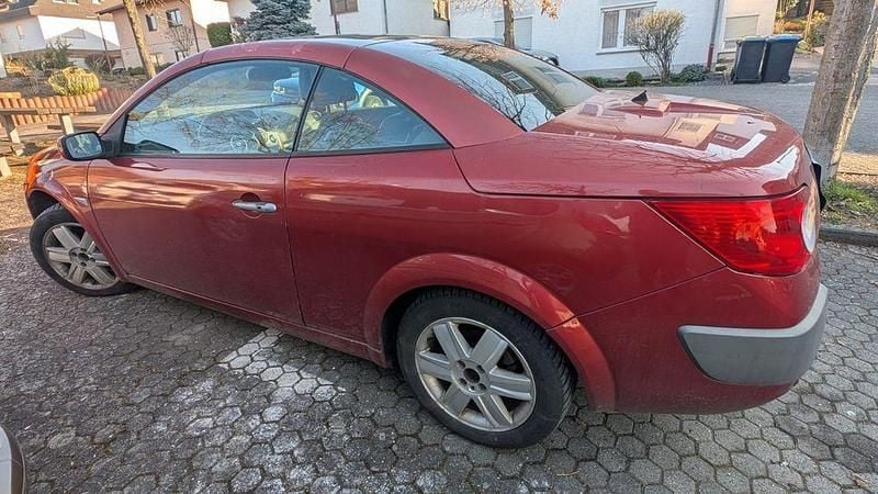 Gebraucht Renault Mégane Cabriolet Dynamique 135 PS (99 kW) 2007 Rot Cabrio