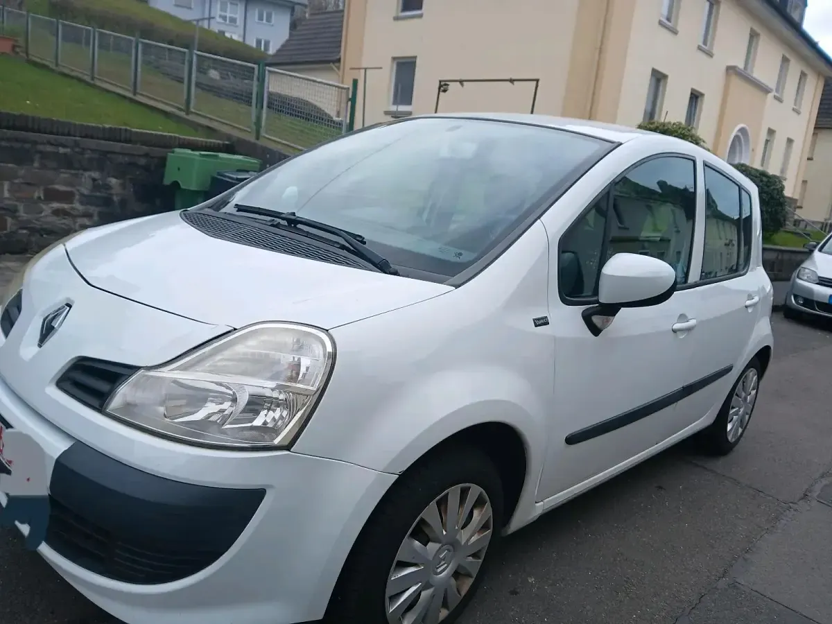 Second-hand Renault Modus 75 CP (55 kW) 2012 Alb Monovolum
