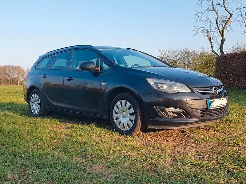 Gebraucht Opel Astra Selection 131 PS (96 kW) 2014 Schwarz Kombi