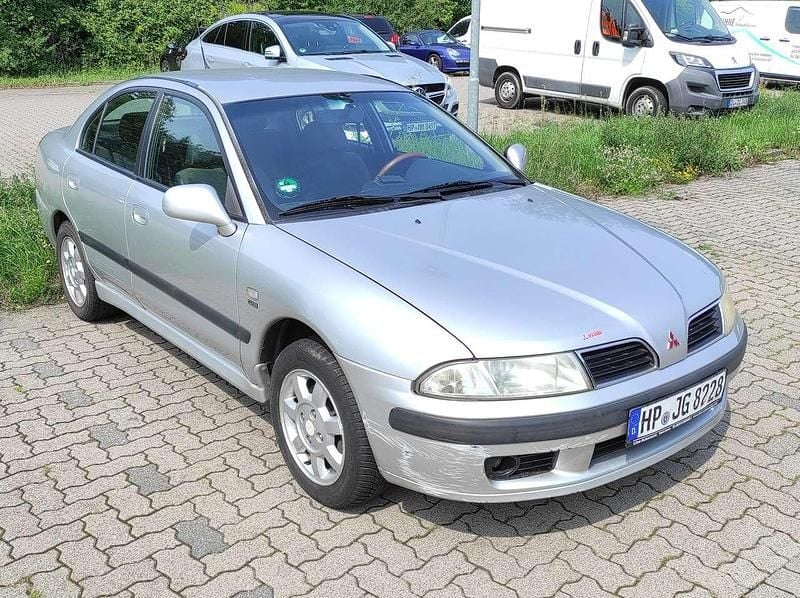 Silber Gebraucht 2000 Mitsubishi Carisma Kleinwagen | 999 € (Etwas zu teuer) - Bild 1/4