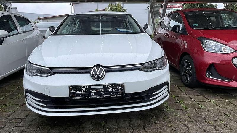 Weiß Gebraucht 2022 VW Golf VIII Style Limousine | 20.990 € (Guter Preis) - Bild 1/4