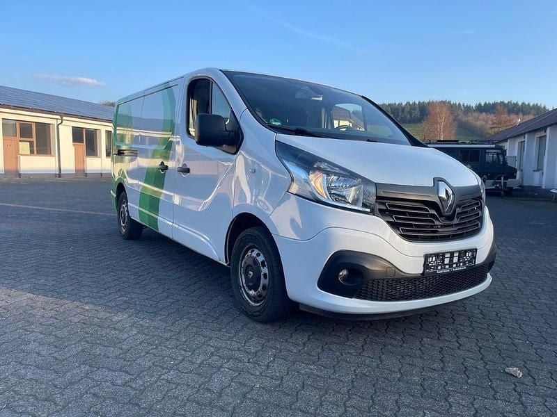 Gebraucht Renault Trafic 145 PS (106 kW) 2016 Weiß Van / Kleinbus