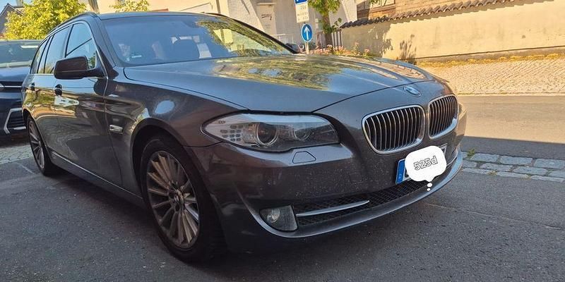 Braun Gebraucht 2011 BMW 525 Kombi | 9.200 € (Superpreis) - Bild 1/4