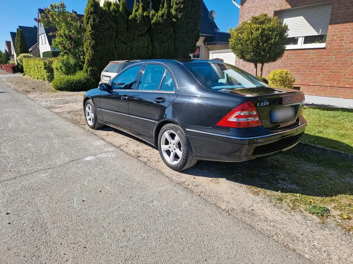 Gebraucht Mercedes C220 150 PS (110 kW) 2006 Schwarz Limousine