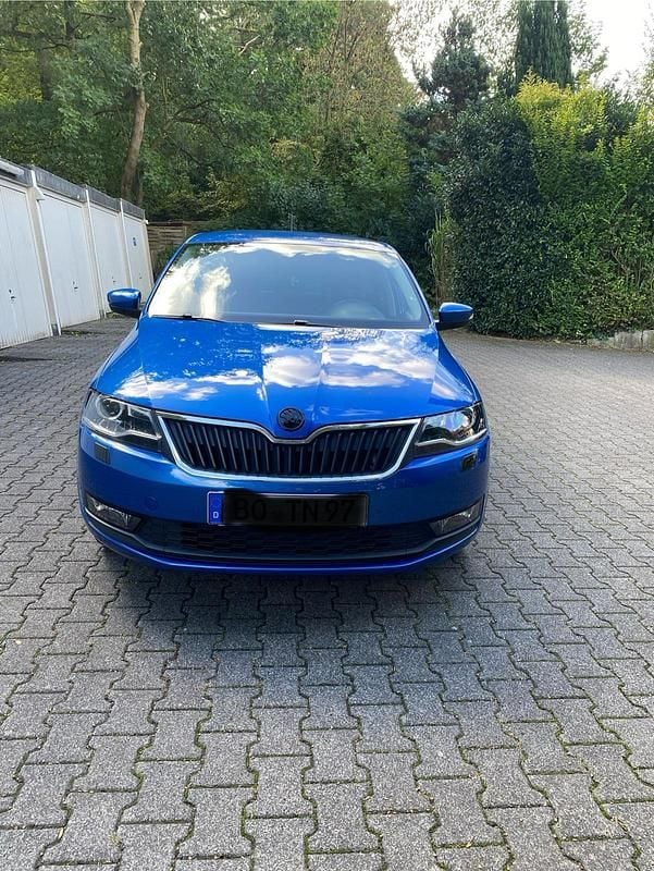 Blau Gebraucht 2017 Skoda Rapid Drive Limousine | 7.900 € (Fairer Preis) - Bild 1/4