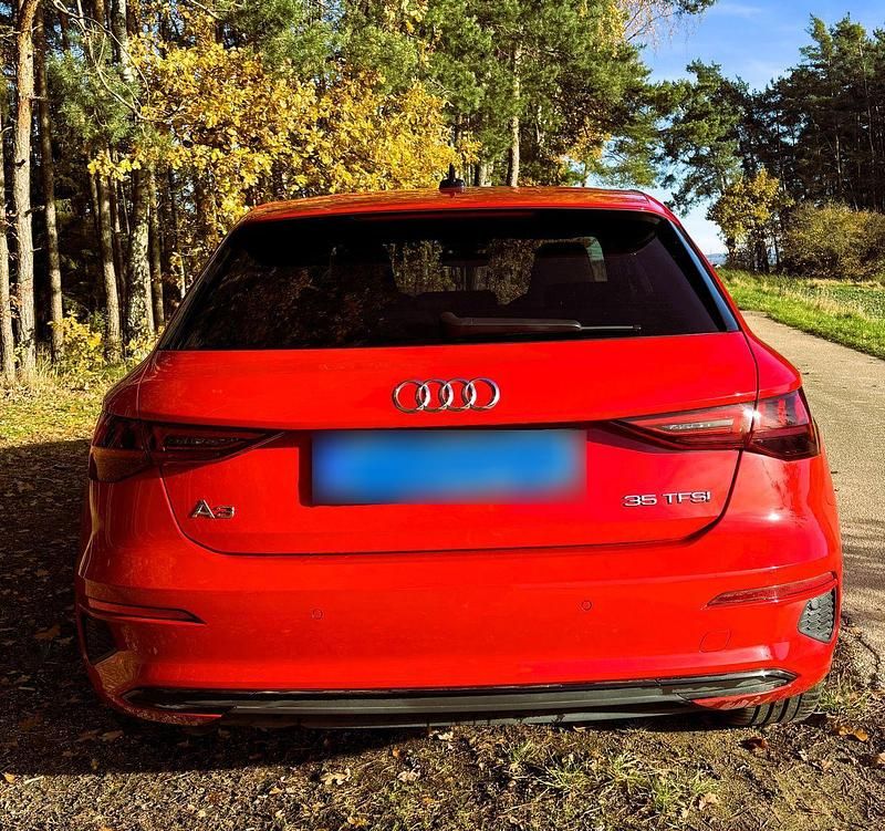 Gebraucht Audi A3 S-Line 150 PS (110 kW) 2022 Rot Limousine