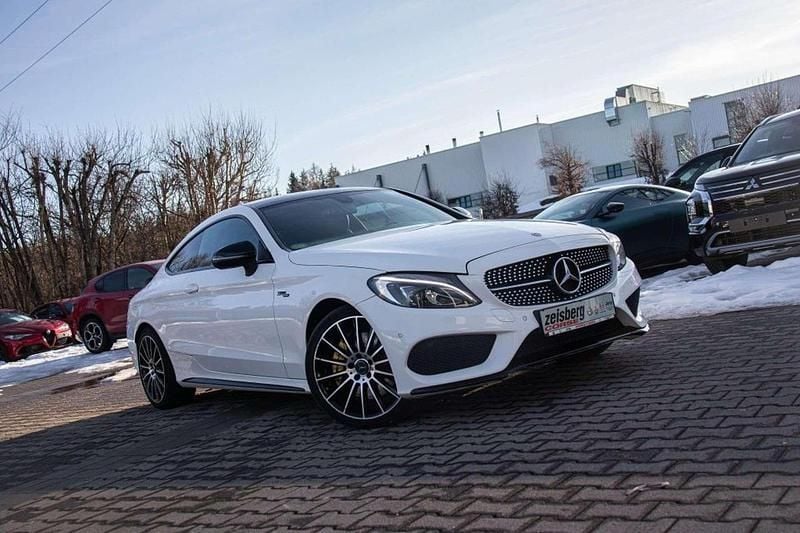 Weiß Gebraucht 2017 Mercedes C300 AMG line Coupé | 27.900 € (Fairer Preis) - Bild 1/1