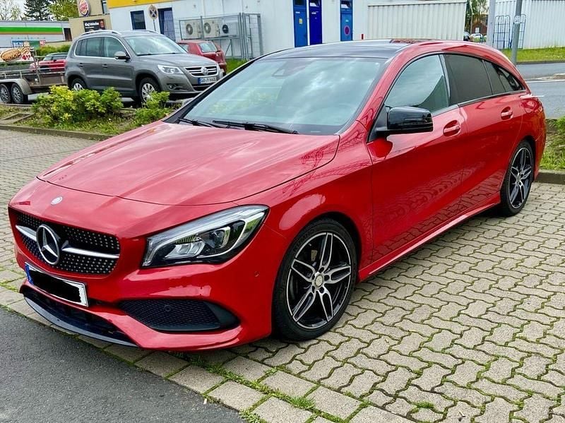 Gebraucht Mercedes CLA180 Shooting Brake AMG line 122 PS (89 kW) 2016 Rot Kombi