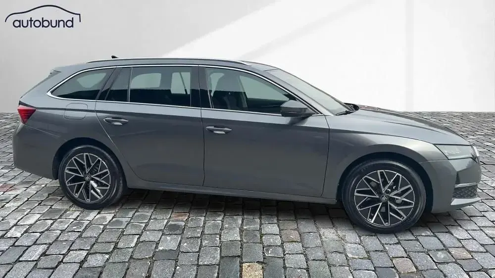 Neu Skoda Octavia Selection 150 PS (110 kW) 2026 Grau Kombi
