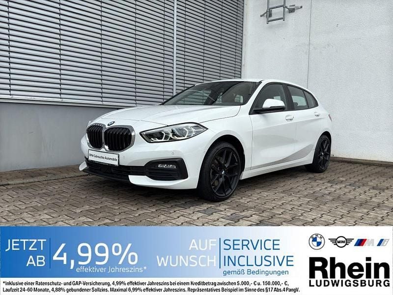 Weiß Gebraucht 2022 BMW 118 Sport Line Kleinwagen | 24.380 € (Fairer Preis) - Bild 1/4