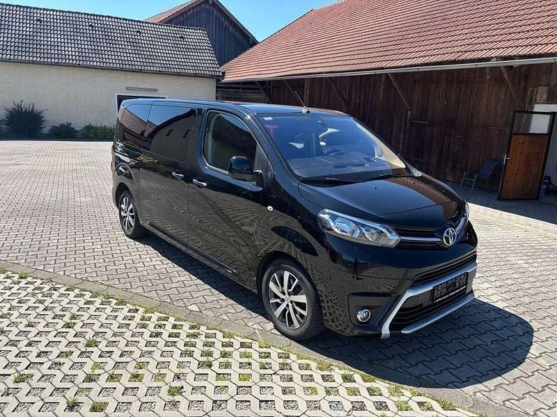 Schwarz Gebraucht 2018 Toyota Proace Team Van | 27.800 € (Guter Preis) - Bild 1/4