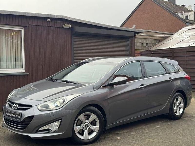 Gebraucht Hyundai i40 Edition 135 PS (99 kW) 2014 Silber Kombi
