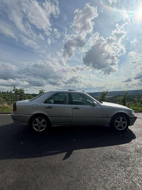Silber Gebraucht 1999 Mercedes C230 Limousine | 4.499 € (Guter Preis) - Bild 1/4