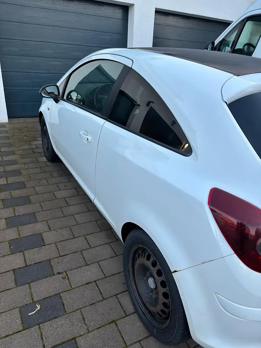 Gebraucht Opel Corsa 131 PS (96 kW) 2011 Weiß Kleinwagen