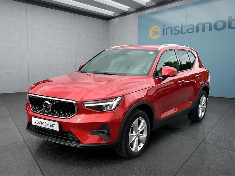 Rot Gebraucht 2024 Volvo XC40 Core SUV | 33.949 € (Fairer Preis) - Bild 1/4