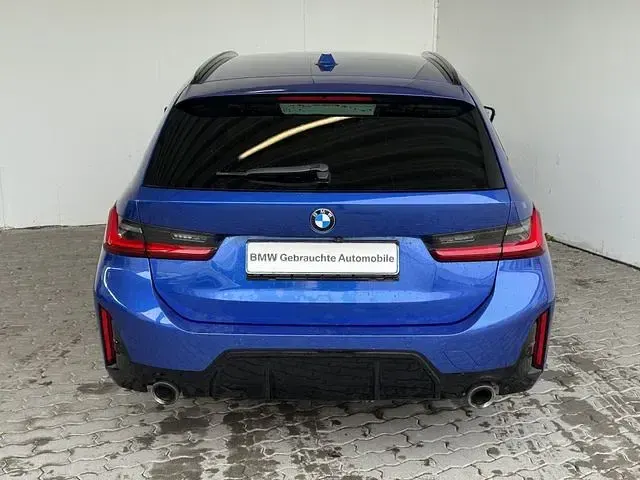 Gebraucht BMW 330 M Sport 286 PS (210 kW) 2023 Portimao blau met. Kombi