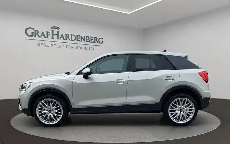 Neu Audi Q2 Advanced Plus 150 PS (110 kW) 2026 Silber SUV