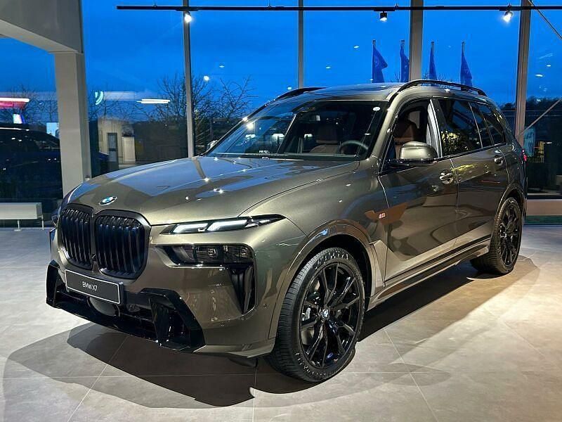 Neu BMW X7 M Sport 381 PS (280 kW) 2026 Manhattan metallic SUV