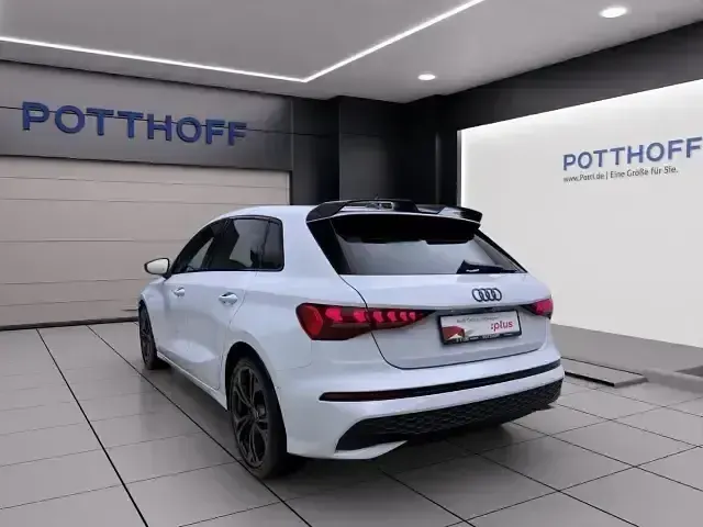 Second-hand Audi A3 Advanced 116 CP (85 kW) 2025 Alb Berlinǎ