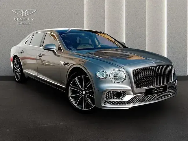 Gebraucht Bentley Flying Spur 551 PS (405 kW) 2024 Grau Limousine